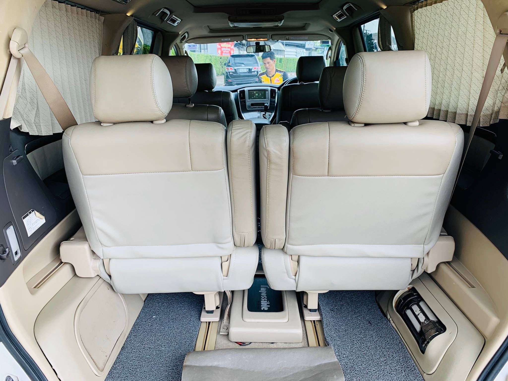 Toyota Alphard ปี 2008 สีขาว