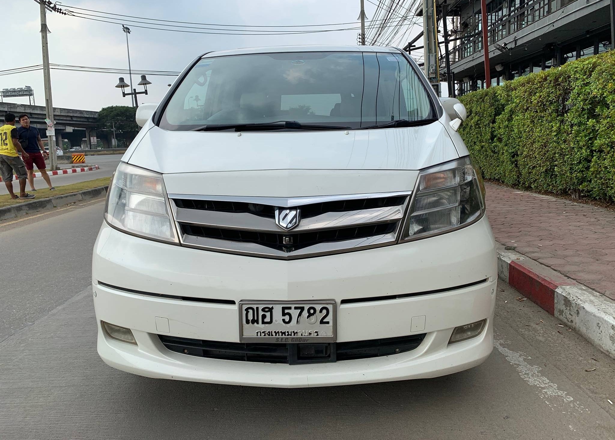 Toyota Alphard ปี 2008 สีขาว