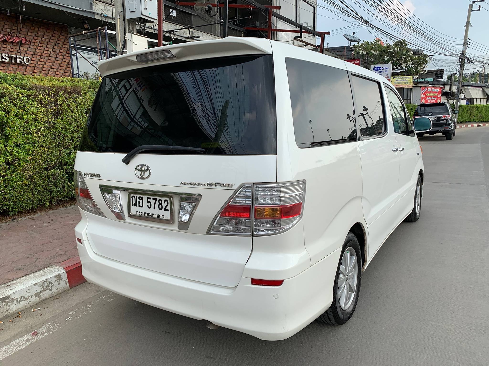 Toyota Alphard ปี 2008 สีขาว