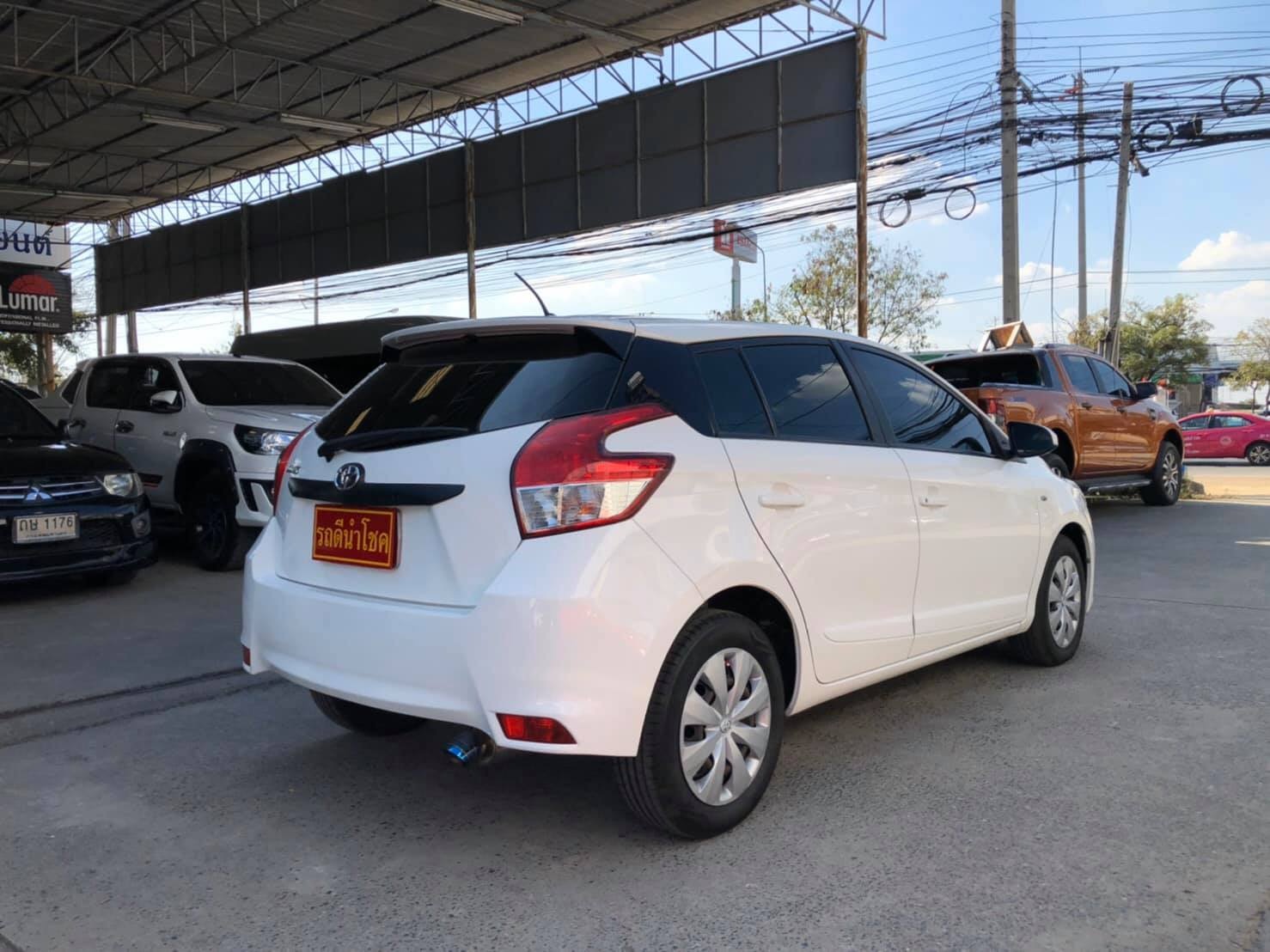 Toyota Yaris ปี 2016 สีขาว