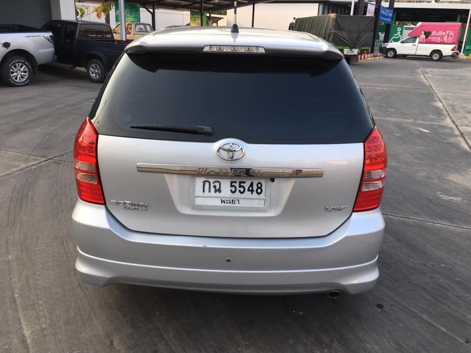 Toyota Wish ปี 2004 สีเงิน