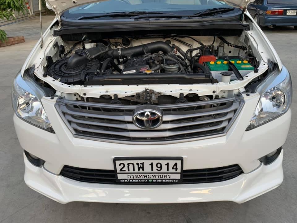 Toyota Innova ปี 2014 สีขาว