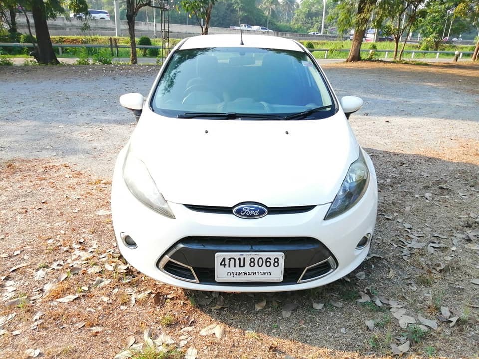 Ford Fiesta ปี 2012 สีขาว