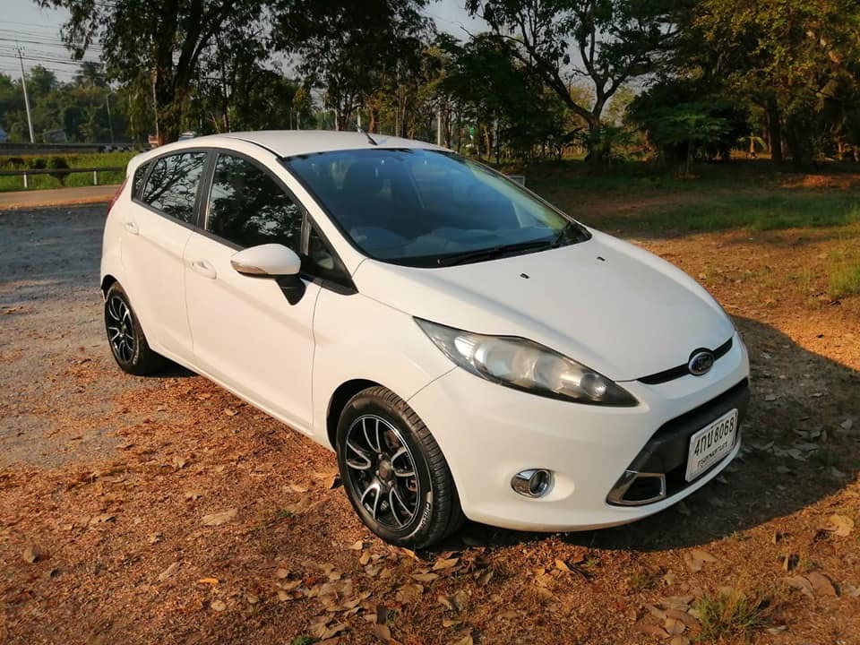 Ford Fiesta ปี 2012 สีขาว