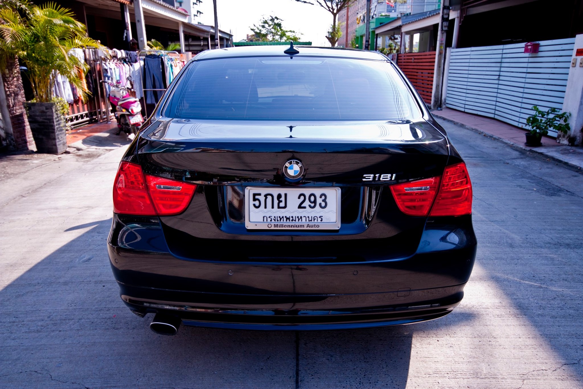 BMW 3 Series E90 318i ปี 2010 สีดำ