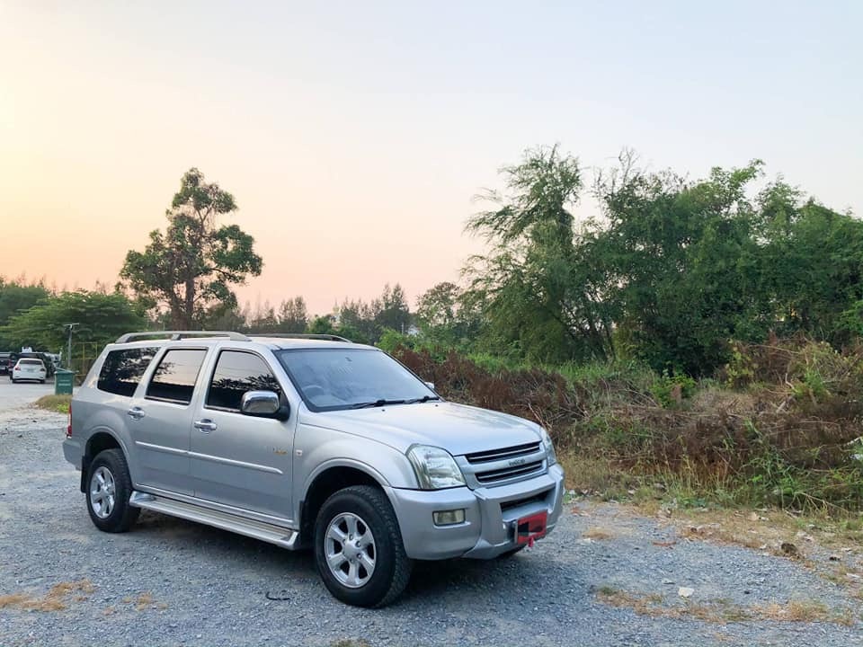 ISUZU ADVENTURE MASTER LUXURY