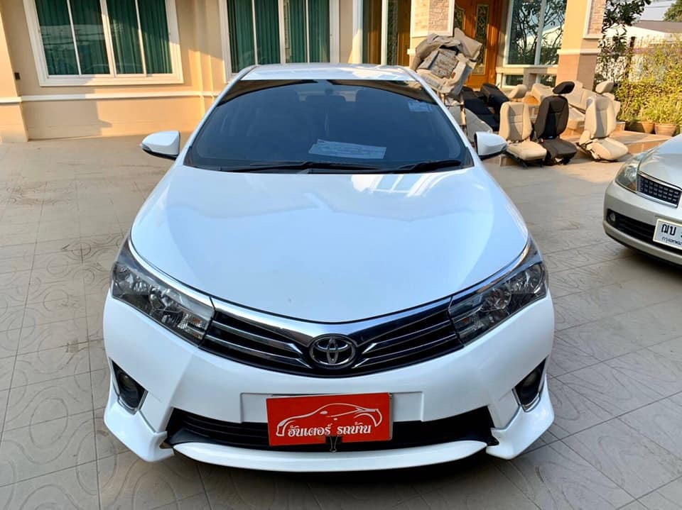 Toyota Corolla Altis ปี 2014 สีขาว