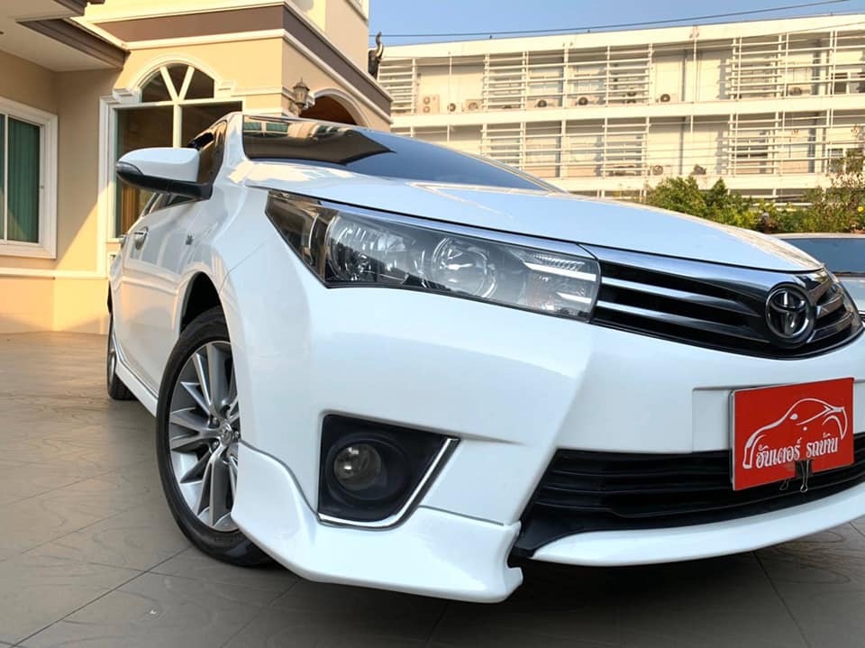 Toyota Corolla Altis ปี 2014 สีขาว