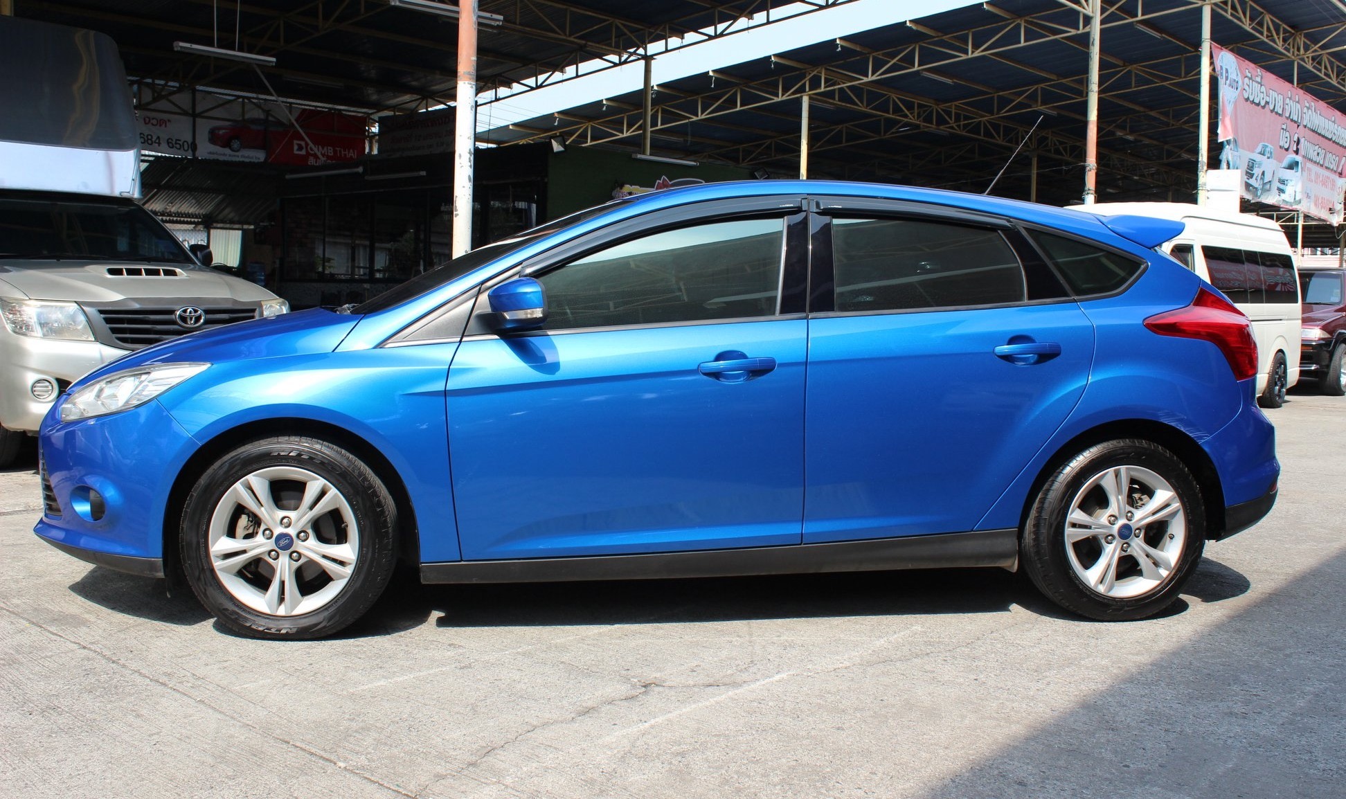 Ford Focus ปี 2013 สีน้ำเงิน