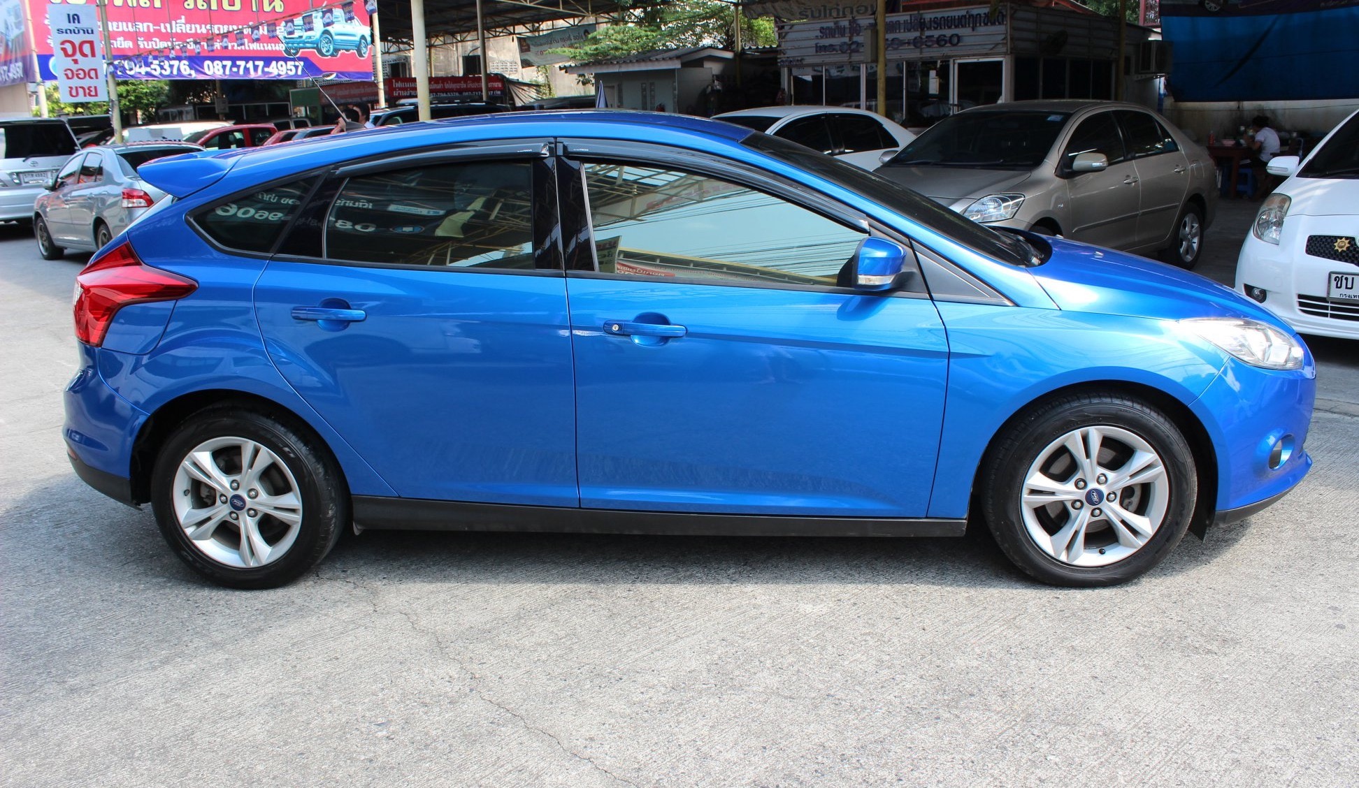 Ford Focus ปี 2013 สีน้ำเงิน