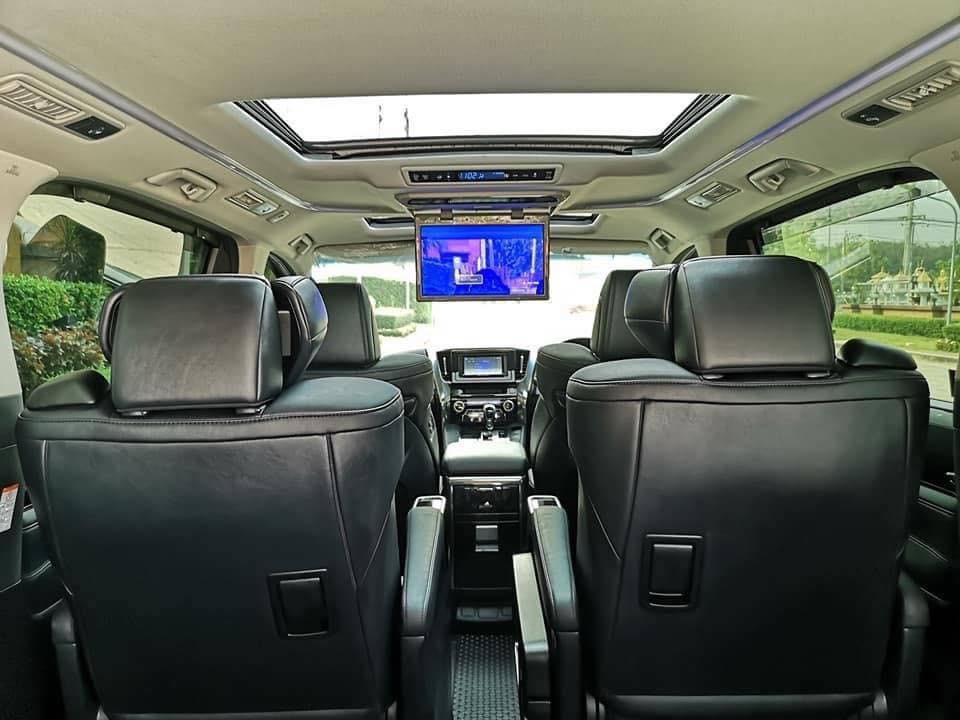 Toyota Alphard ปี 2018 สีขาว