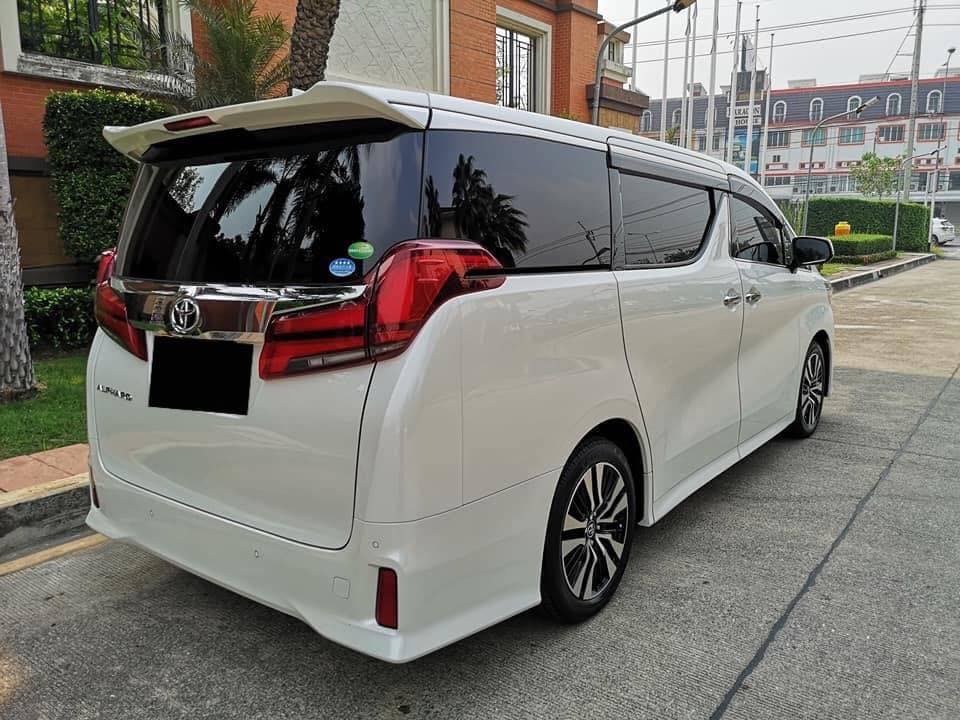 Toyota Alphard ปี 2018 สีขาว