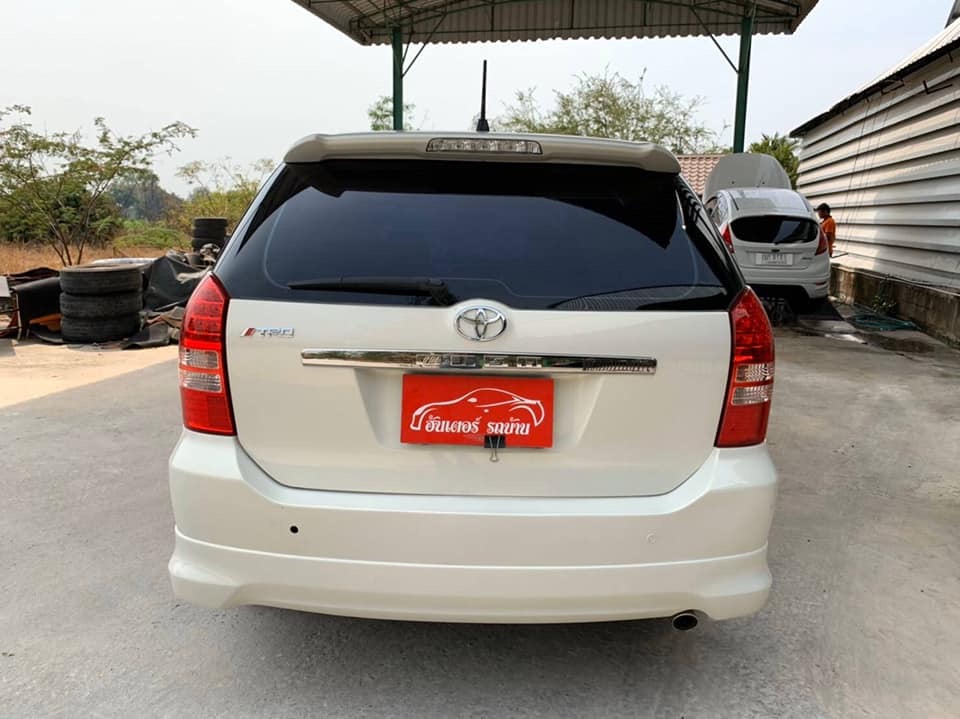 Toyota Wish ปี 2006 สีขาว