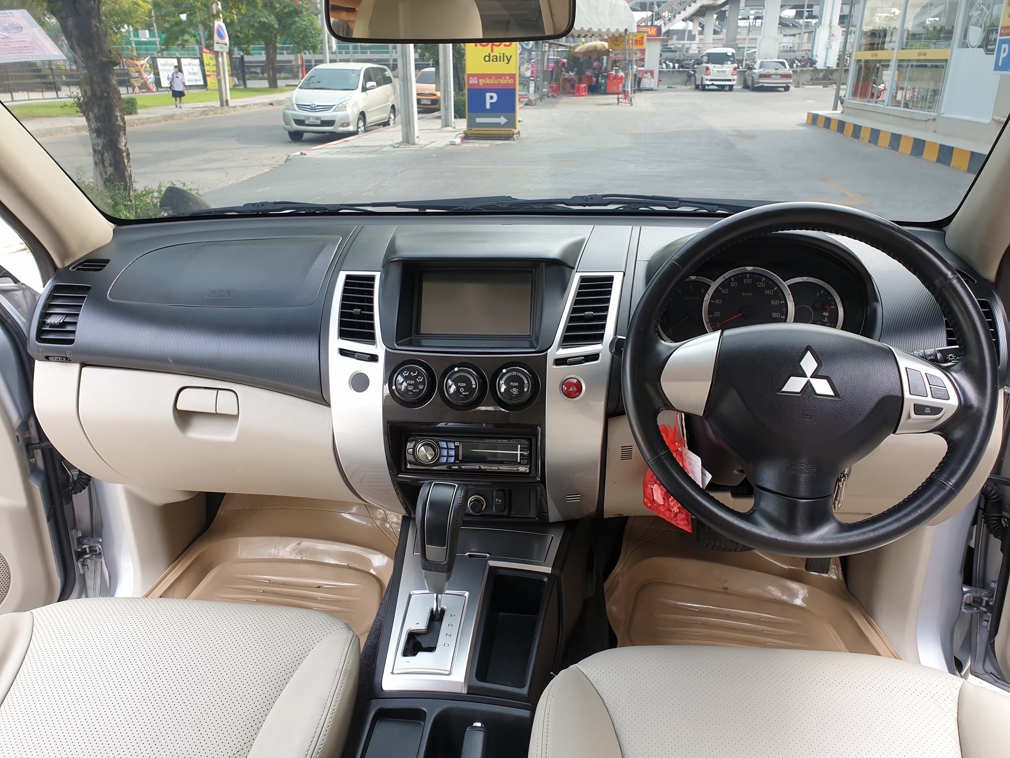 Mitsubishi Pajero Sport ปี 2011