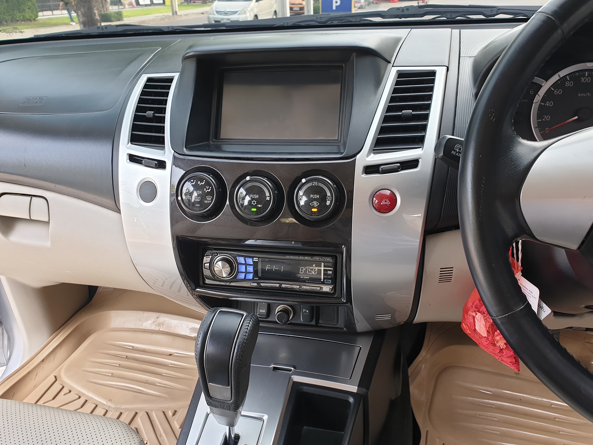 Mitsubishi Pajero Sport ปี 2011