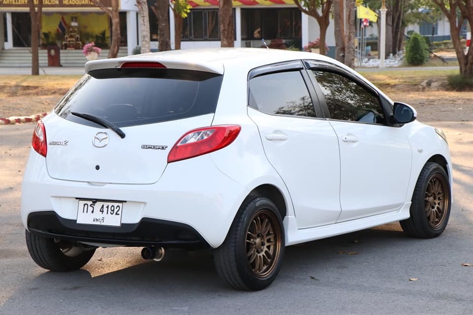 Mazda 2 Sports (5 ประตู) ปี 2011 สีขาว