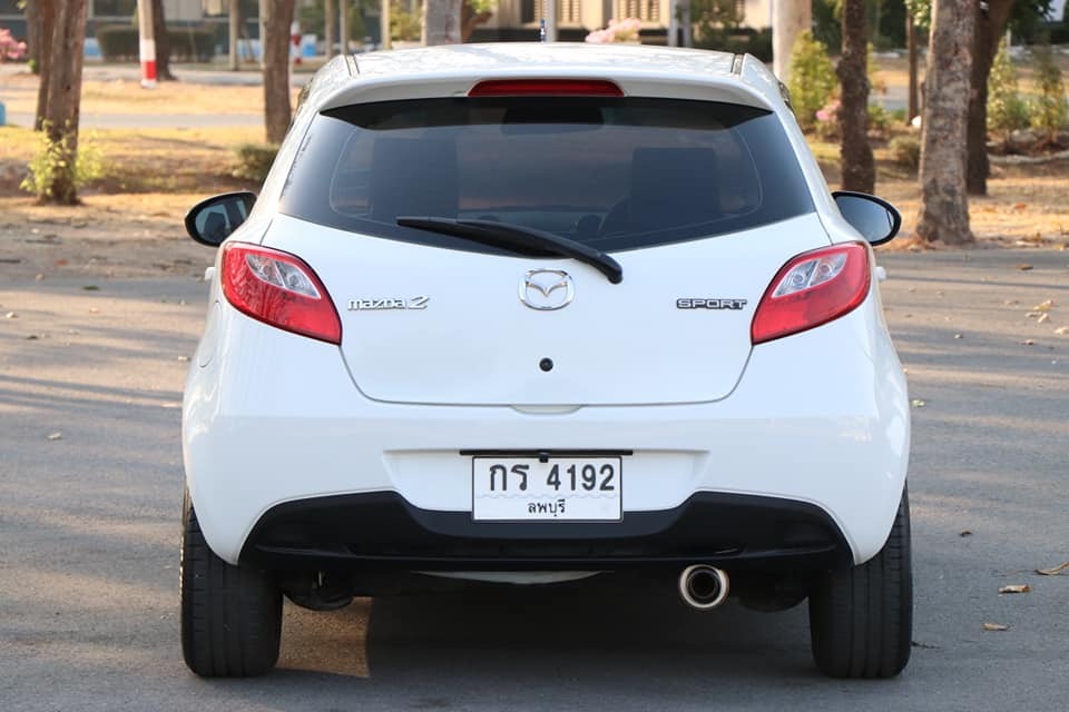 Mazda 2 Sports (5 ประตู) ปี 2011 สีขาว