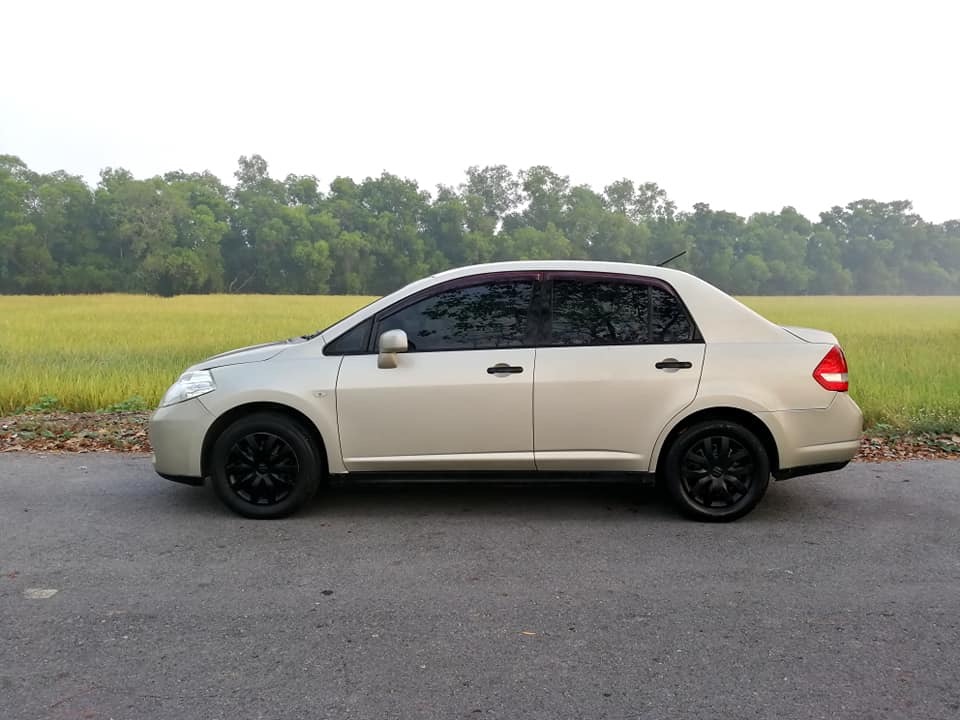 Nissan Tiida Latio ปี 2010