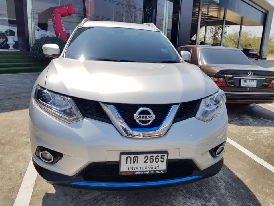 Nissan X-trail ปี 2017 สีเทา