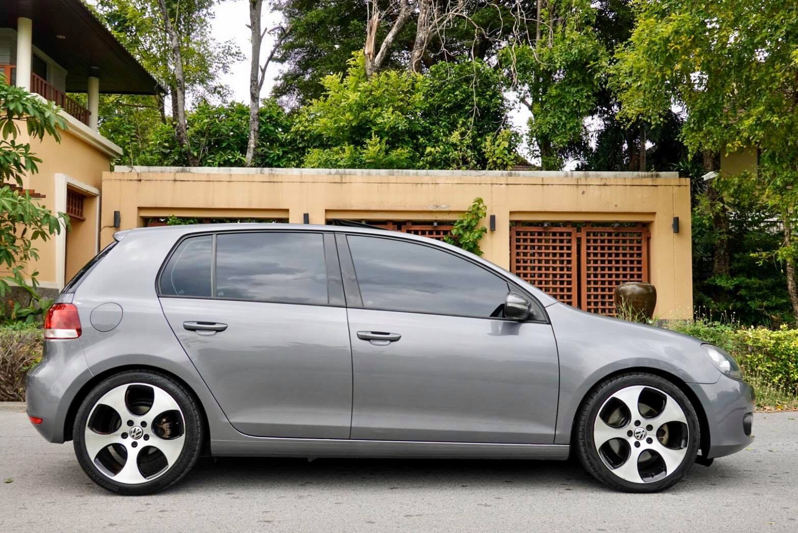 Volkswagen Golf MK6 ปี 2012 สีเทา