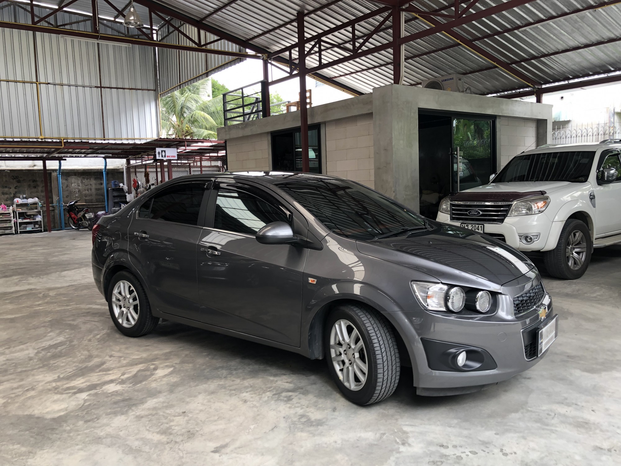 Chevrolet Sonic ปี 2013 สีเทา