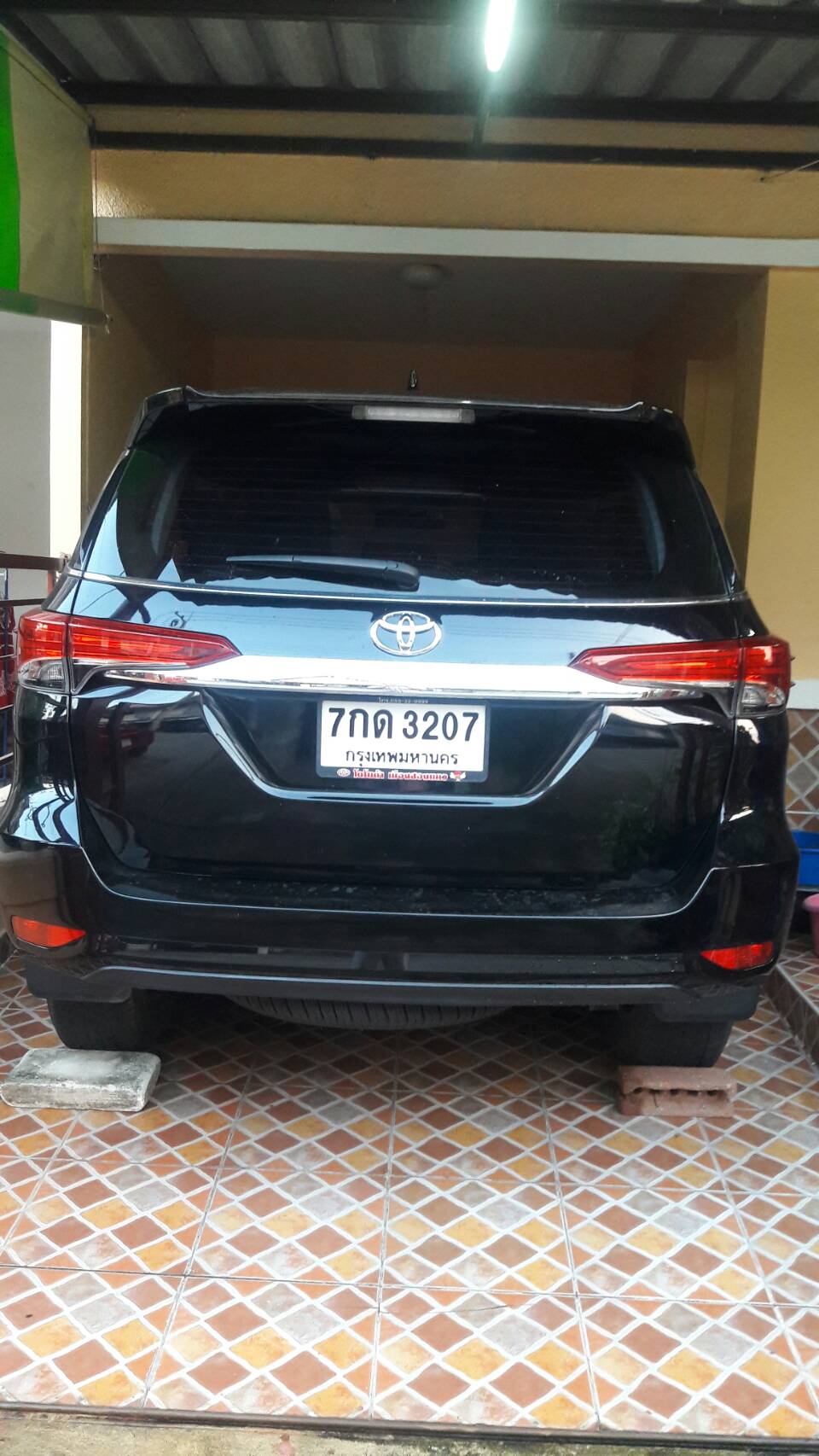 Toyota Fortuner ปี 2018 สีดำ