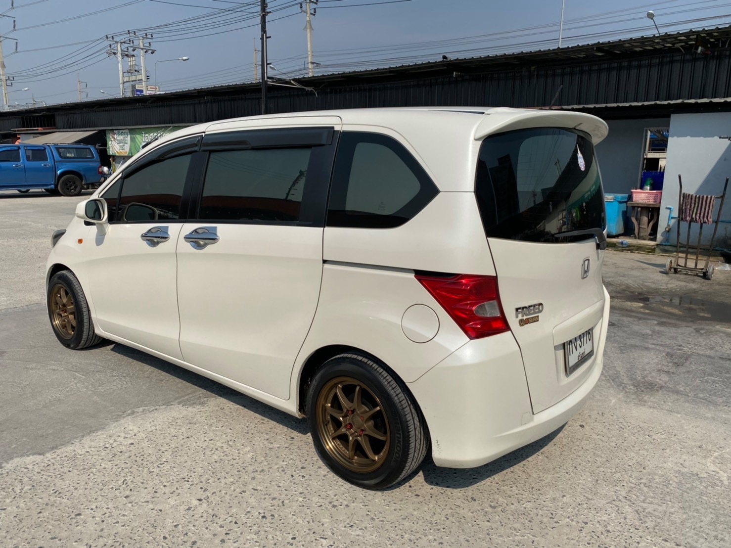 Honda Freed ปี 2010 สีขาว