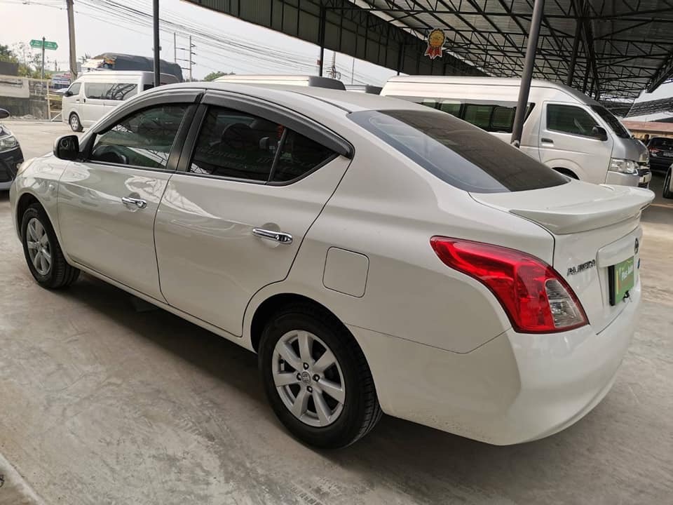 Nissan Almera ปี 2012 สีขาว