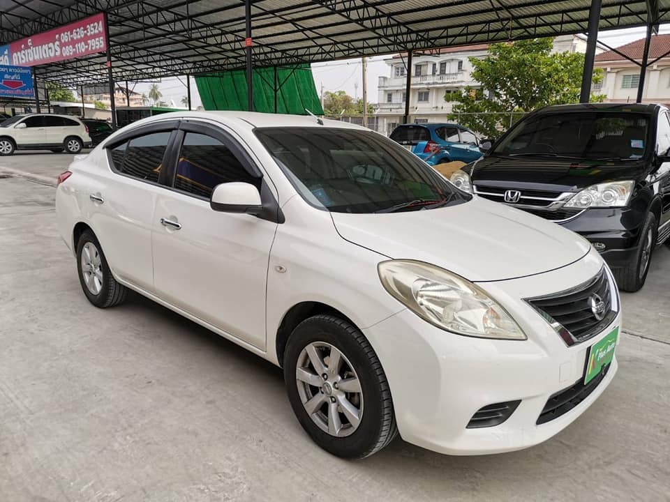 Nissan Almera ปี 2012 สีขาว