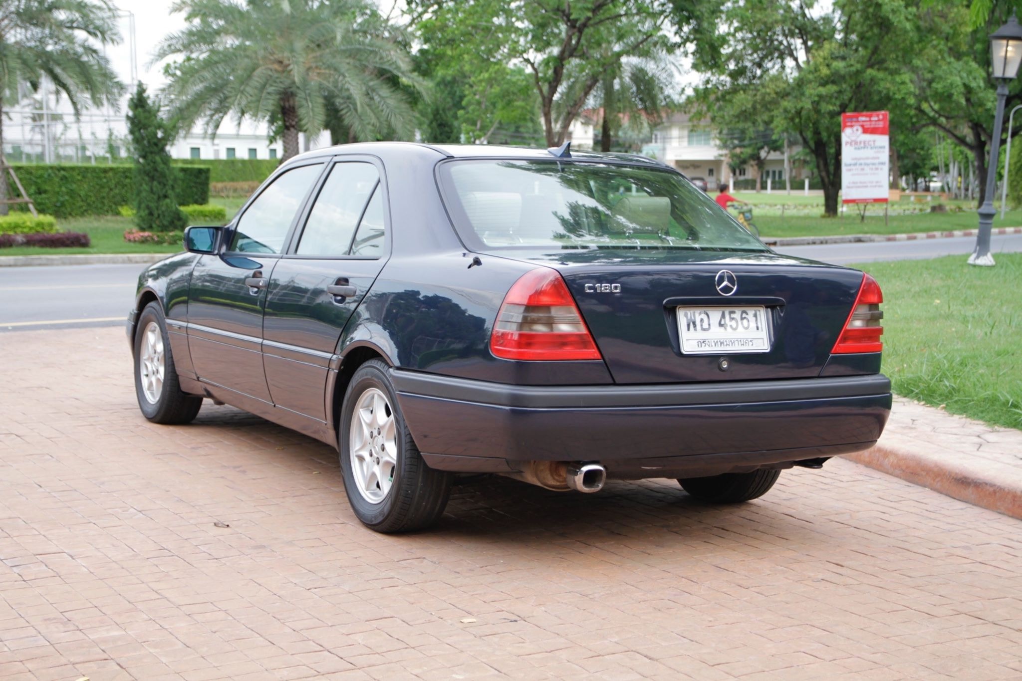 Mercedes-Benz C-Class W202 C180 ปี 1998 สีน้ำเงิน