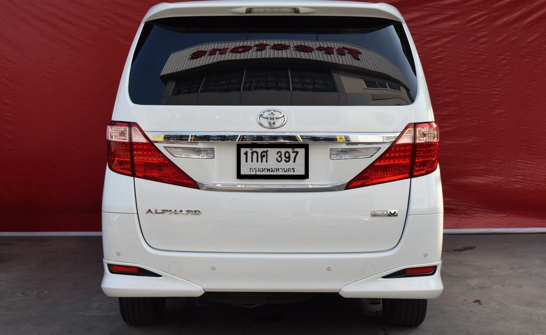 Toyota Alphard ปี 2013 สีขาว