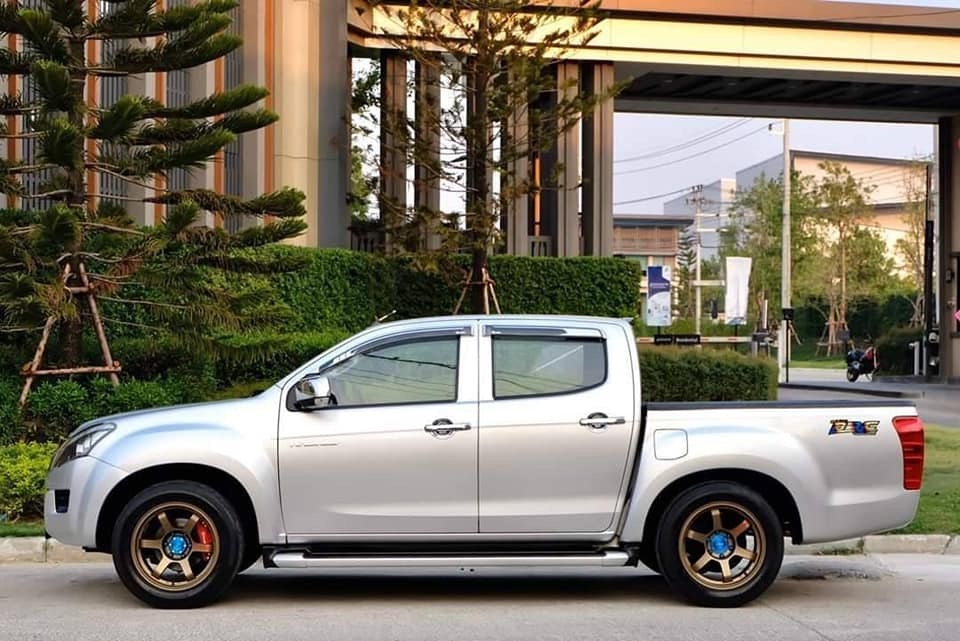 Isuzu D-Max Hi-Lander (4 ประตู) ปี 2012 สีเงิน