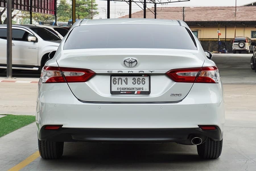 Toyota Camry ปี 2018 สีขาว