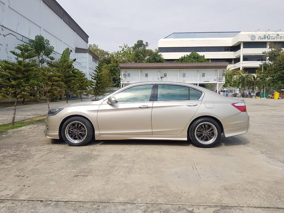 Honda Accord Gen 9 ปี 2013 สีทอง