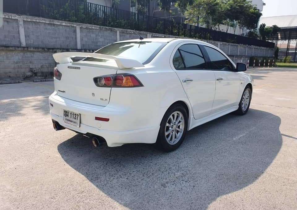 Mitsubishi Lancer EX ปี 2011 สีขาว