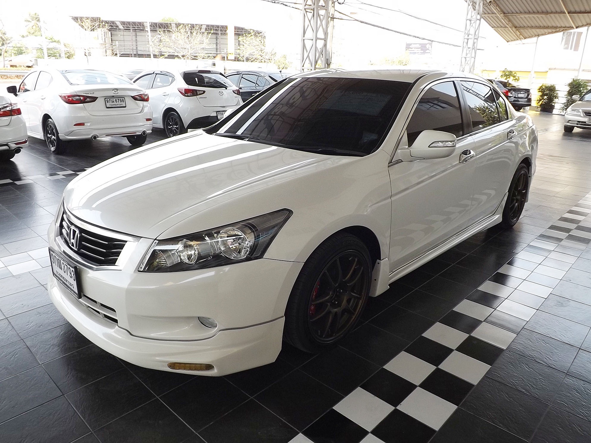 Honda Accord Gen 8 ปี 2010 สีขาว