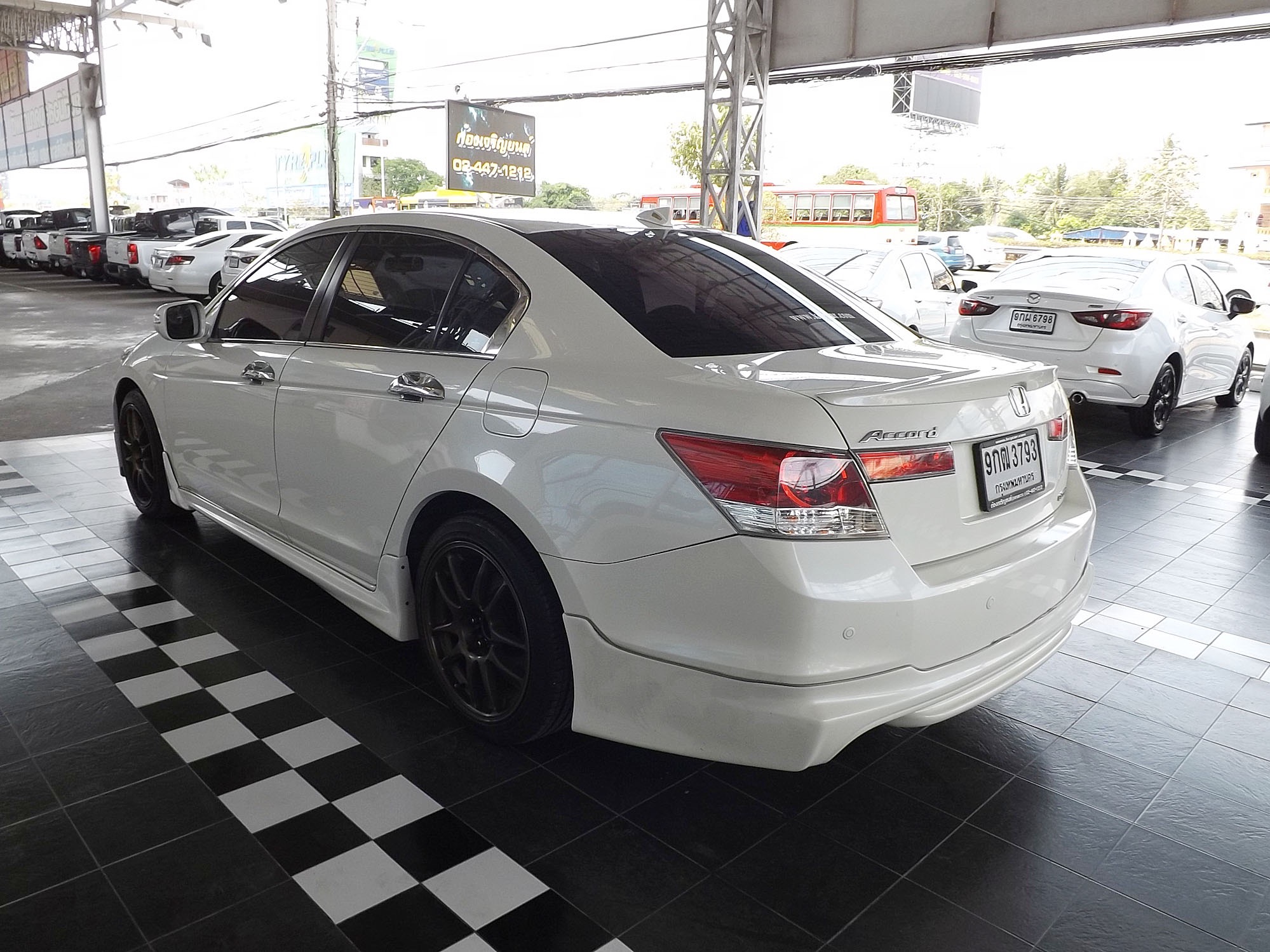 Honda Accord Gen 8 ปี 2010 สีขาว