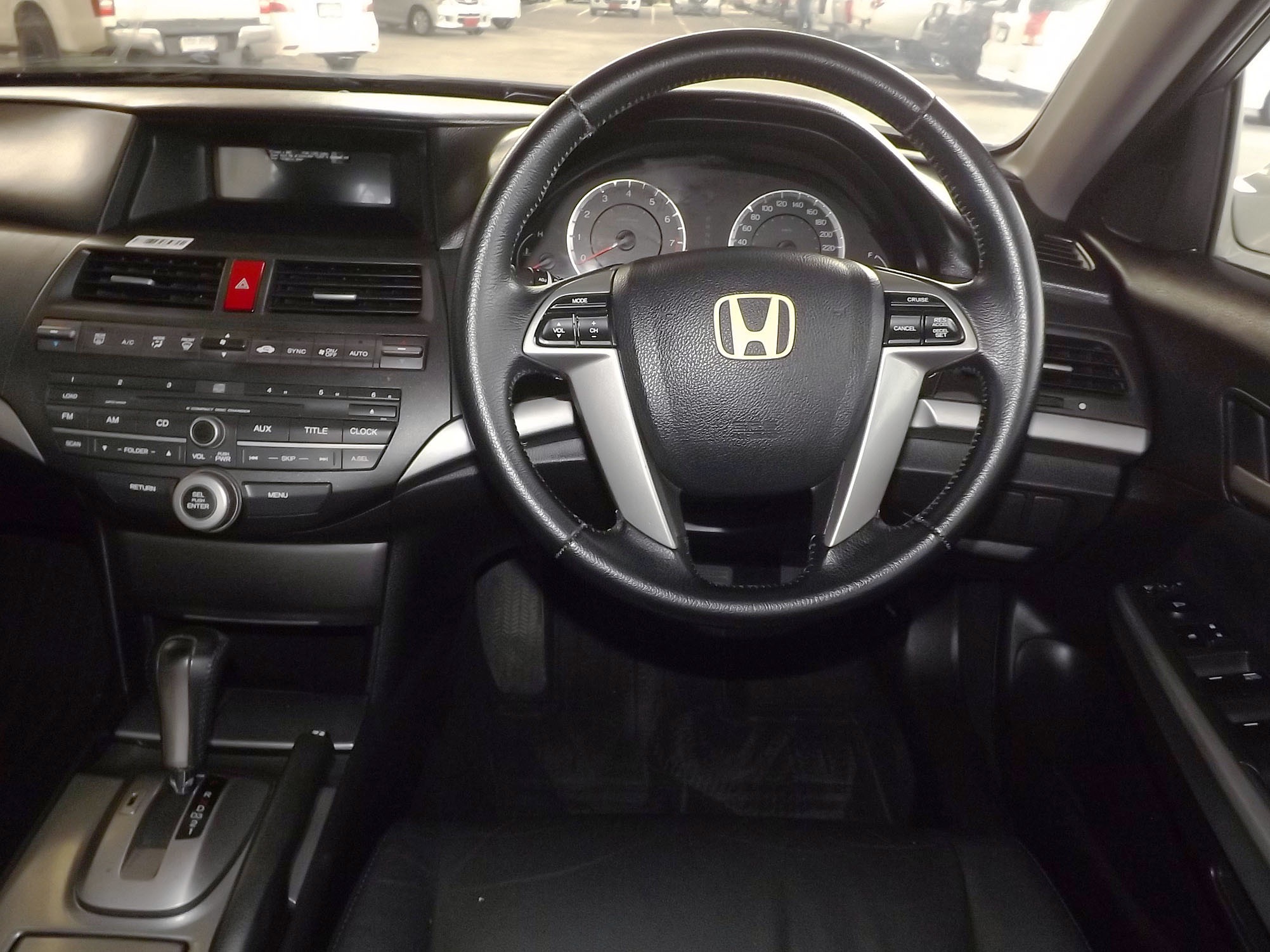 Honda Accord Gen 8 ปี 2010 สีขาว