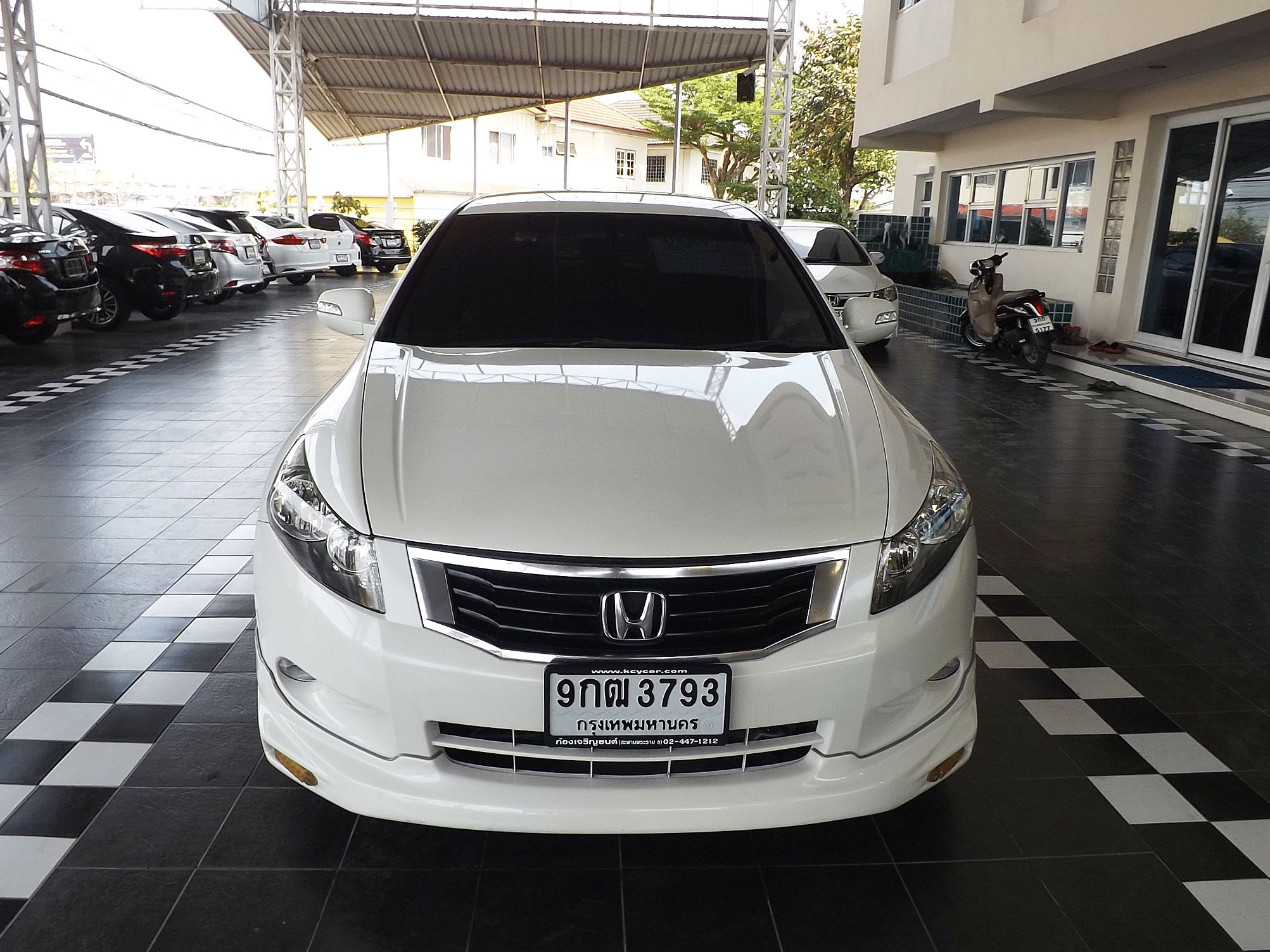 Honda Accord Gen 8 ปี 2010 สีขาว