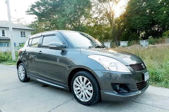 Suzuki Swift ปี 2012 สีเทา