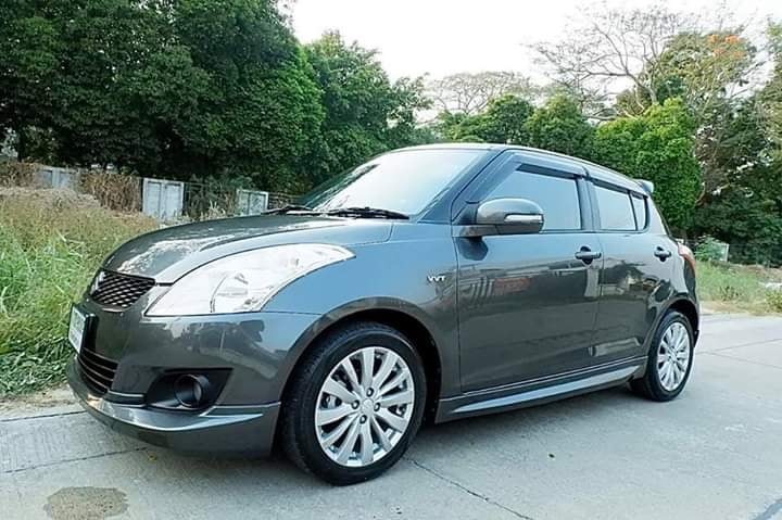 Suzuki Swift ปี 2012 สีเทา