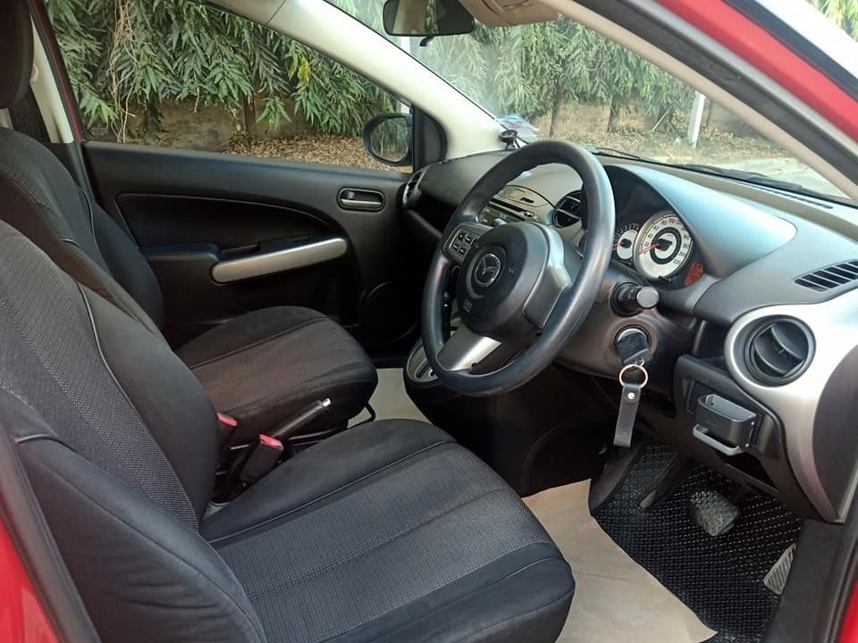 Mazda 2 Sports (5 ประตู) ปี 2010 สีแดง