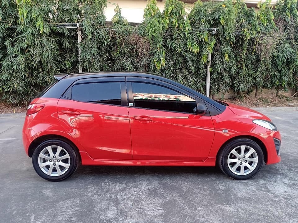 Mazda 2 Sports (5 ประตู) ปี 2010 สีแดง