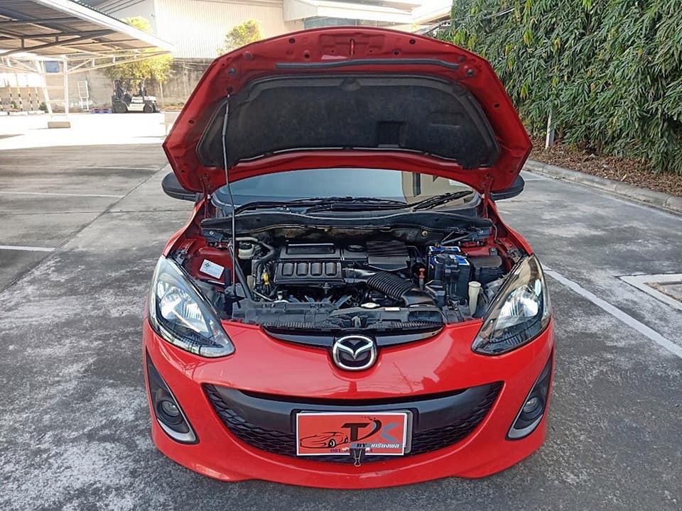 Mazda 2 Sports (5 ประตู) ปี 2010 สีแดง