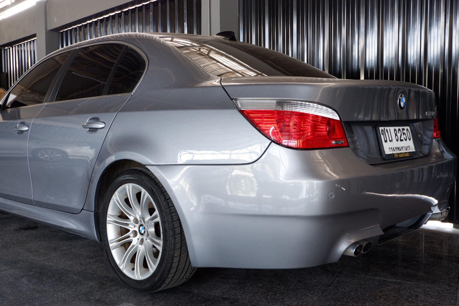 BMW 5 Series E60 523i ปี 2007 สีเทา