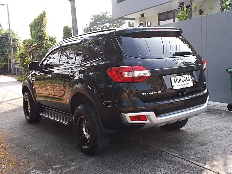 Ford Everest ปี 2016 สีดำ