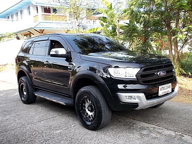 Ford Everest ปี 2016 สีดำ