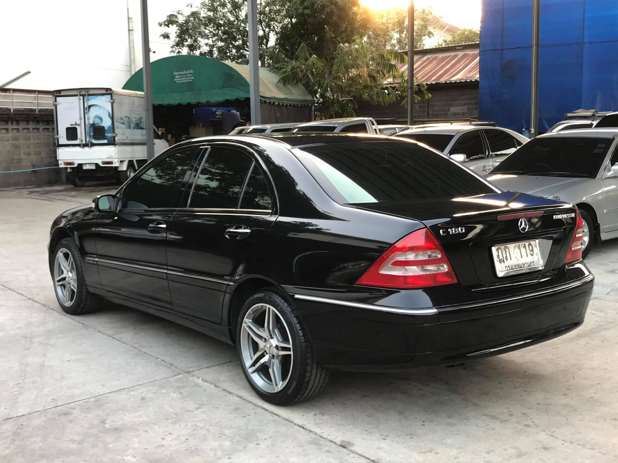 Mercedes-Benz C-Class W203 C180 สีดำ