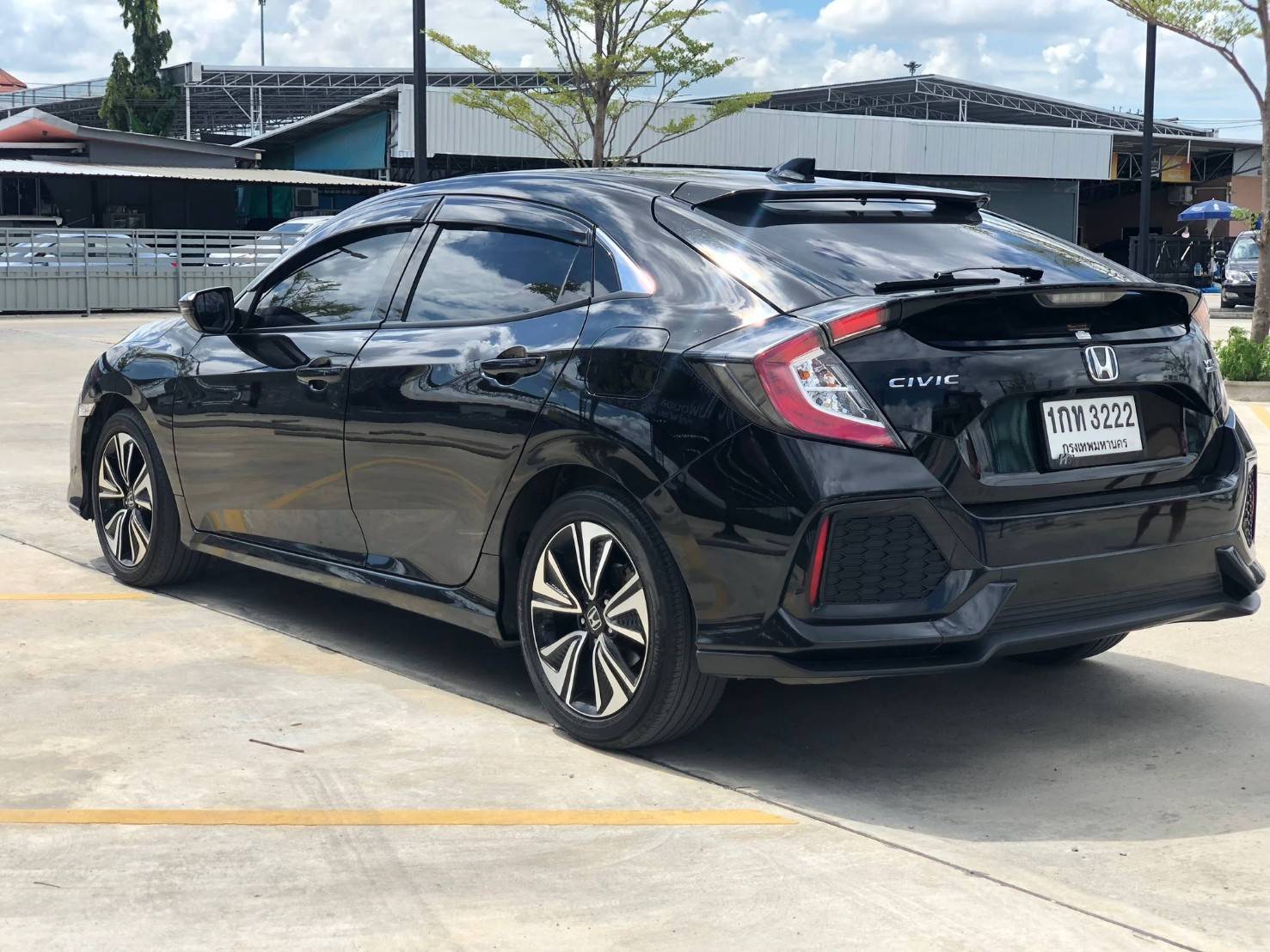 Honda Civic FC โฉม 4 ประตู ปี 2017 สีดำ