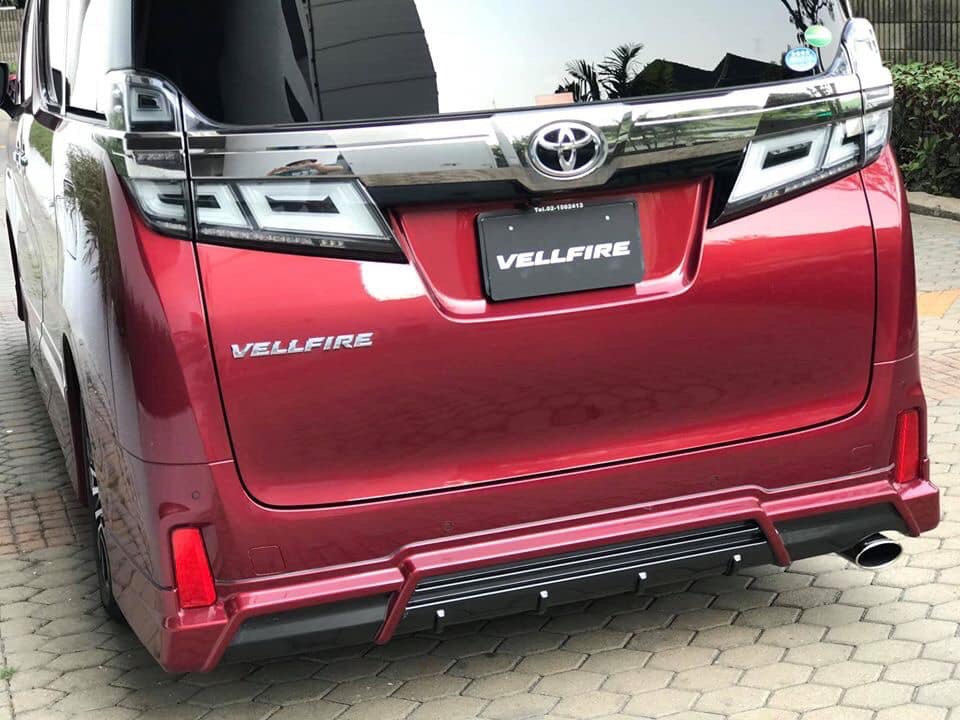 Toyota Vellfire ปี 2018 สีแดง